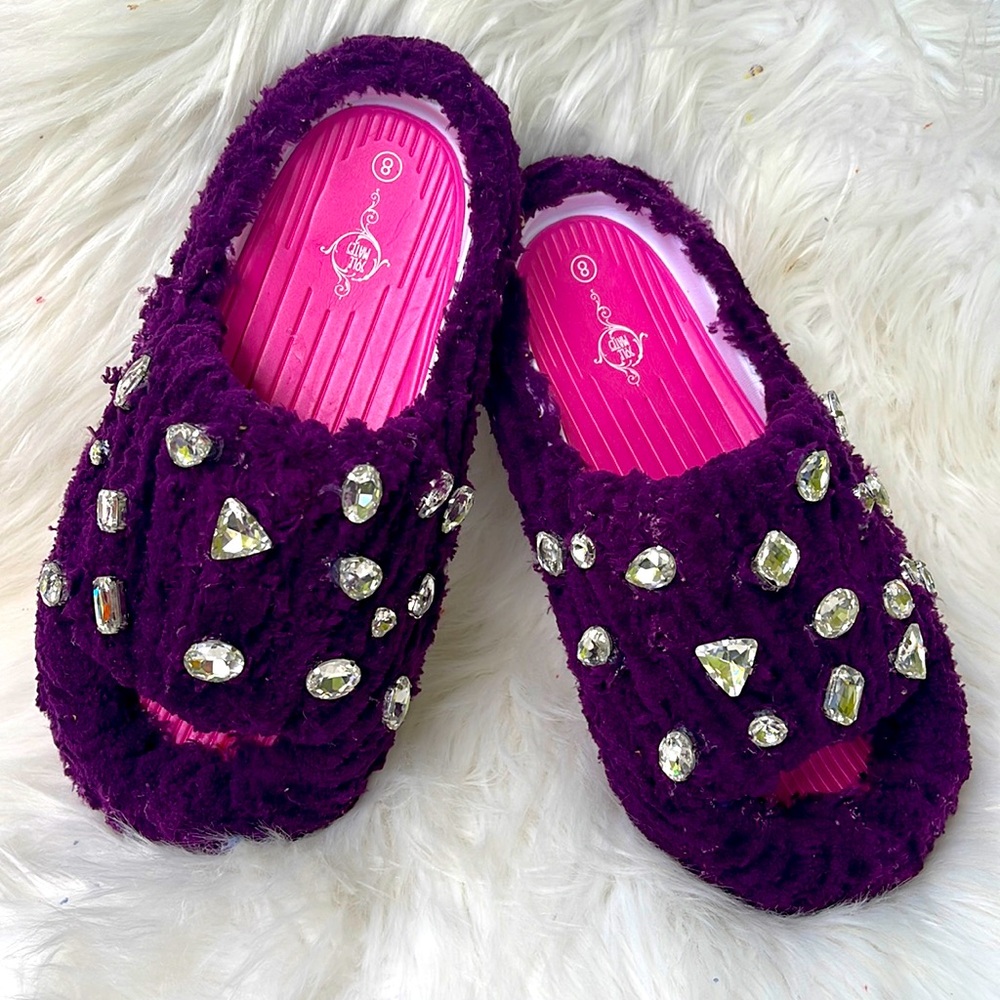 Woman’s Comfortable Slippers (Purple)